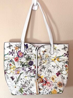 White Floral Butterfly Print Tote Bag Gold Tone Charm, Cottage Core